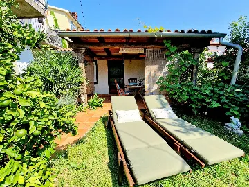 Studio Apartment for Two in Poreč with Terrace