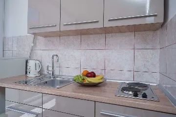 Studio Apartment with Terrace and Beach View