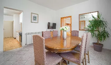 1-Bedroom Apartment for Up to 4 Near the Beach