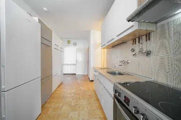 1-Bedroom Apartment for Up to 4 Near the Beach