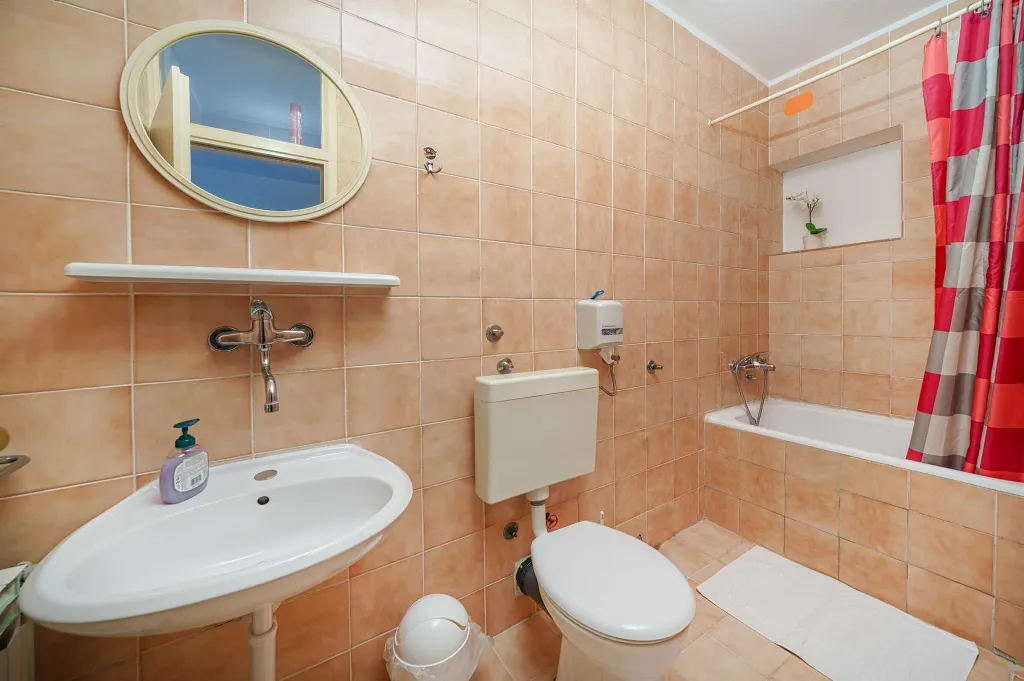 1-Bedroom Apartment for Up to 4 Near the Beach
