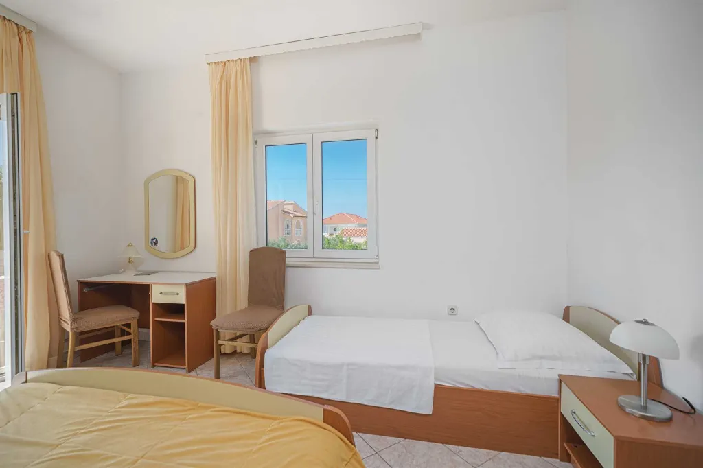 1-Bedroom Apartment for Up to 4 Near the Beach