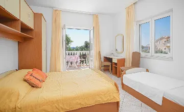 1-Bedroom Apartment for Up to 4 Near the Beach