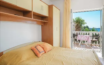 1-Bedroom Apartment for Up to 4 Near the Beach