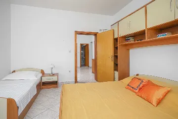 1-Bedroom Apartment for Up to 4 Near the Beach