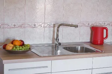 Quiet Apartment for 4 with Terrace and Beach View