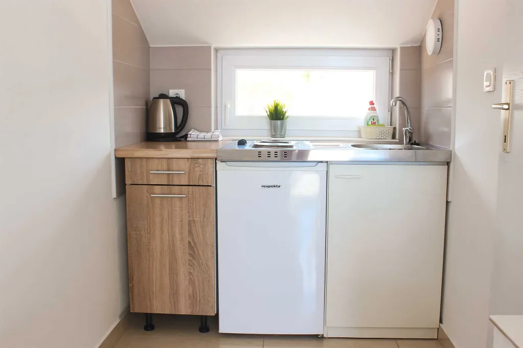 Studio Apartment in Novalja for Up to 3 Guests
