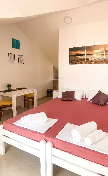 Studio Apartment in Novalja for 2 Guests