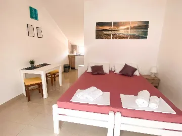 Studio Apartment in Novalja for 2 Guests
