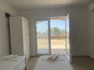 Studio Apartment in Novalja for Up to 3 Guests