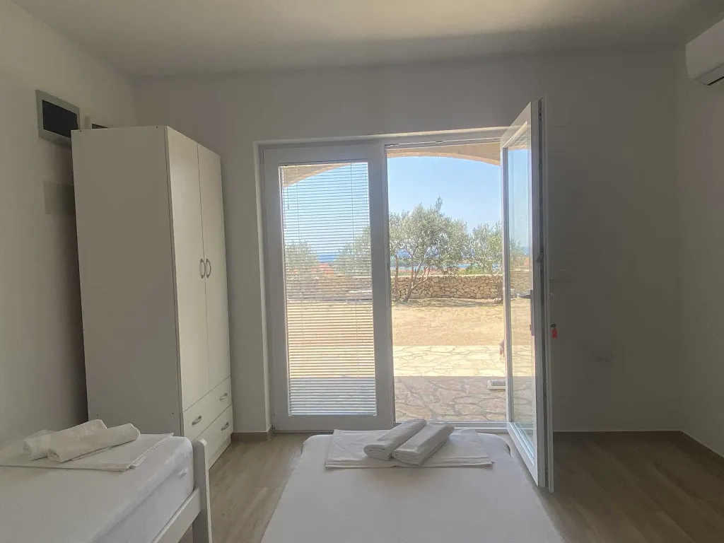 Studio Apartment in Novalja for Up to 3 Guests