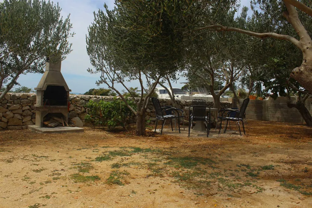 Studio Apartment in Novalja for Up to 3 Guests