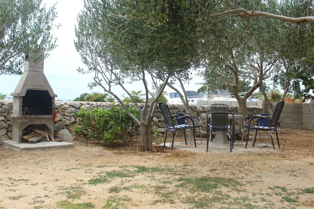 Studio Apartment in Novalja for up to 3 Guests