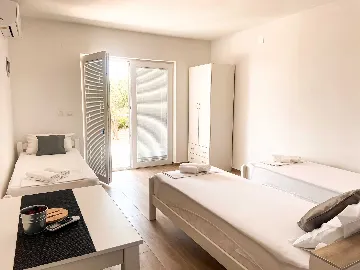 Studio Apartment in Novalja for up to 3 Guests