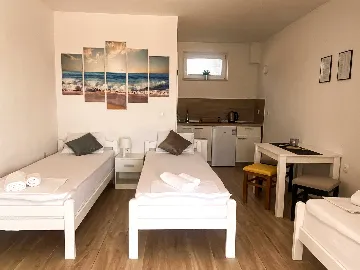 Studio Apartment in Novalja for up to 3 Guests