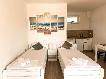 Studio Apartment in Novalja for up to 3 Guests