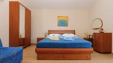 Studio in Drvenik for 3 Guests with Balcony