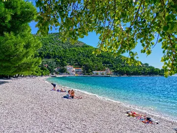 Drvenik Studio Apartment with Sea View for 2–4 Guests