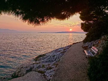 Drvenik Sea-View Apartment for Up to 5 Guests