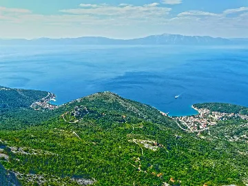 Drvenik Sea-View Apartment for Up to 5 Guests