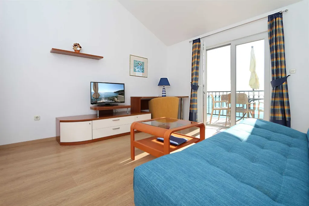Drvenik Sea-View Apartment for Up to 5 Guests