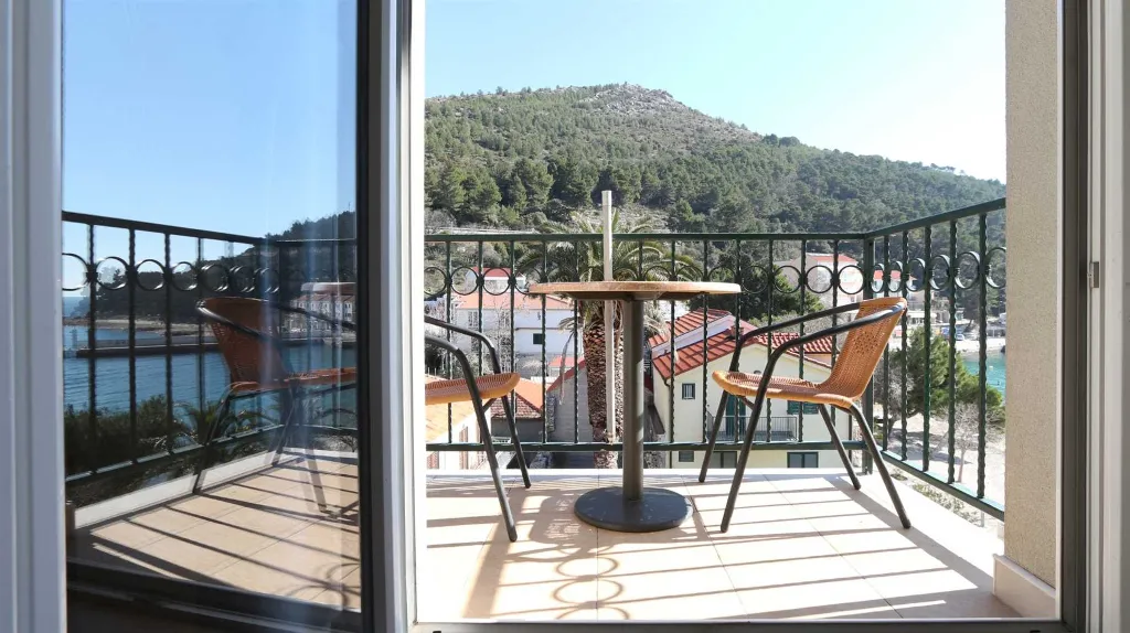 Drvenik Studio Apartment for 3 Guests with Balcony