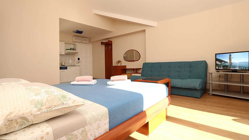 Studio Apartment in Drvenik for up to 4 Guests