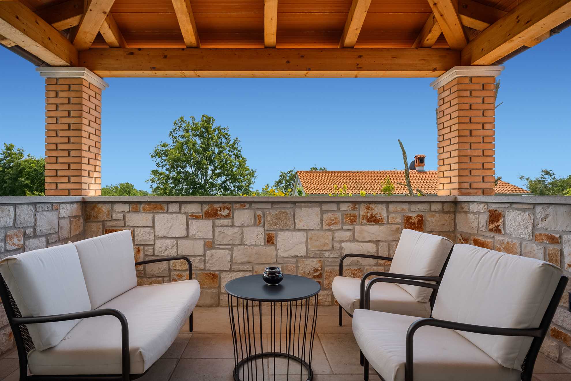 Villa Petra - Landestypischer Stil mit Pool