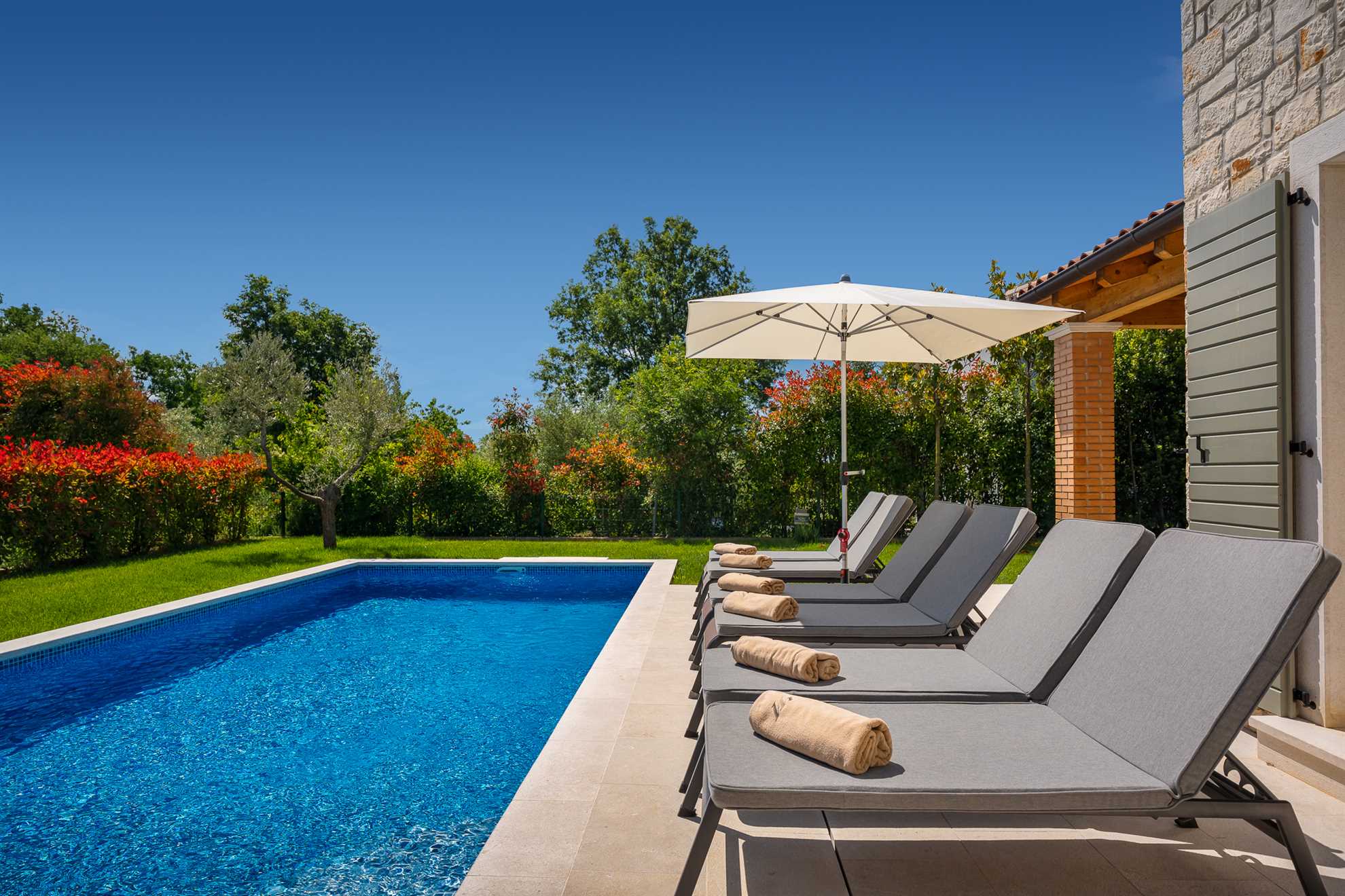 Villa Petra - Landestypischer Stil mit Pool