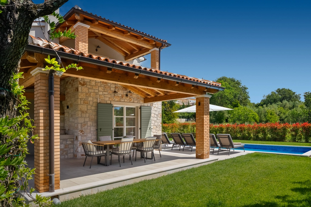 3-Bedroom Villa with Private Pool in Vabriga