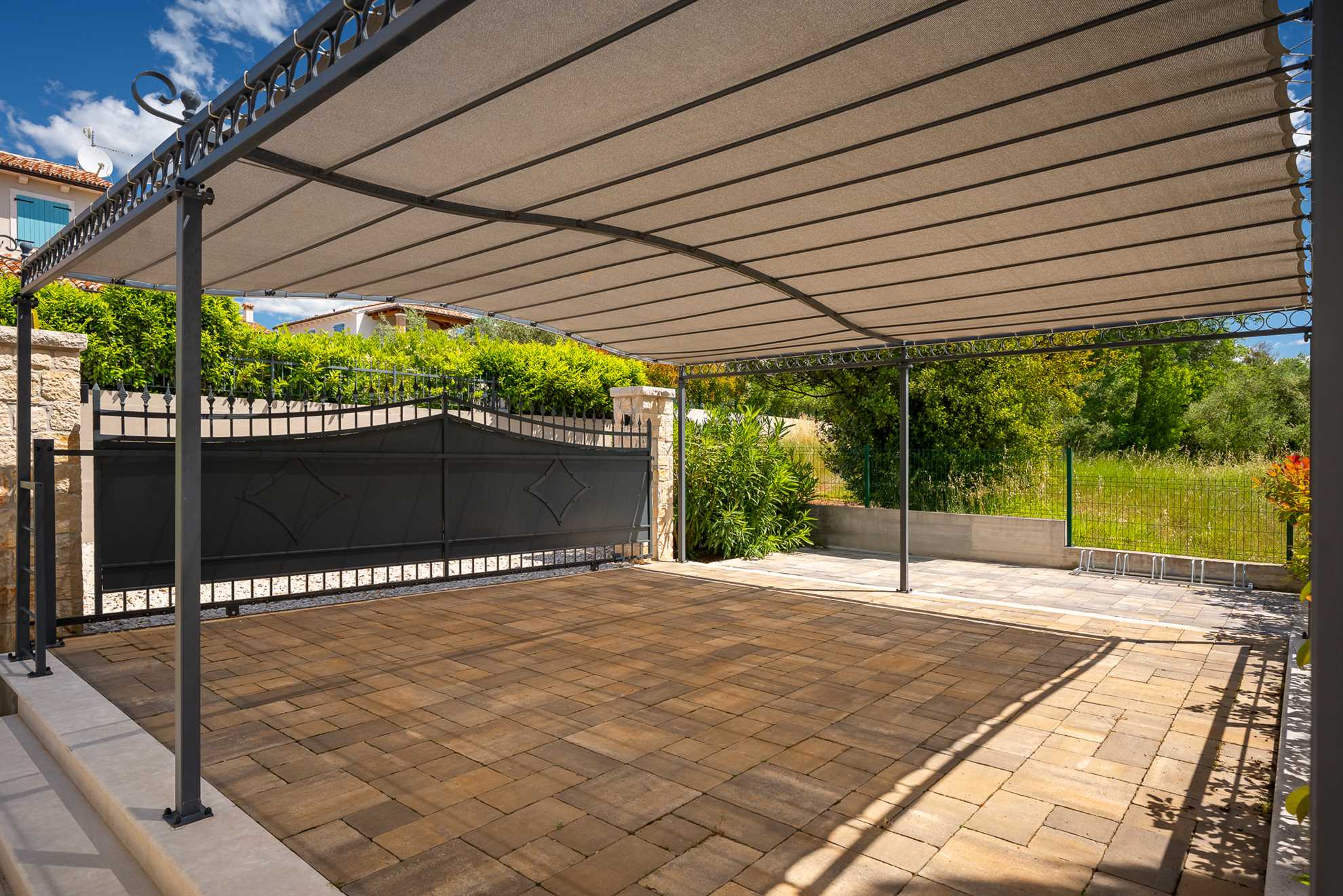 Villa Petra - Landestypischer Stil mit Pool