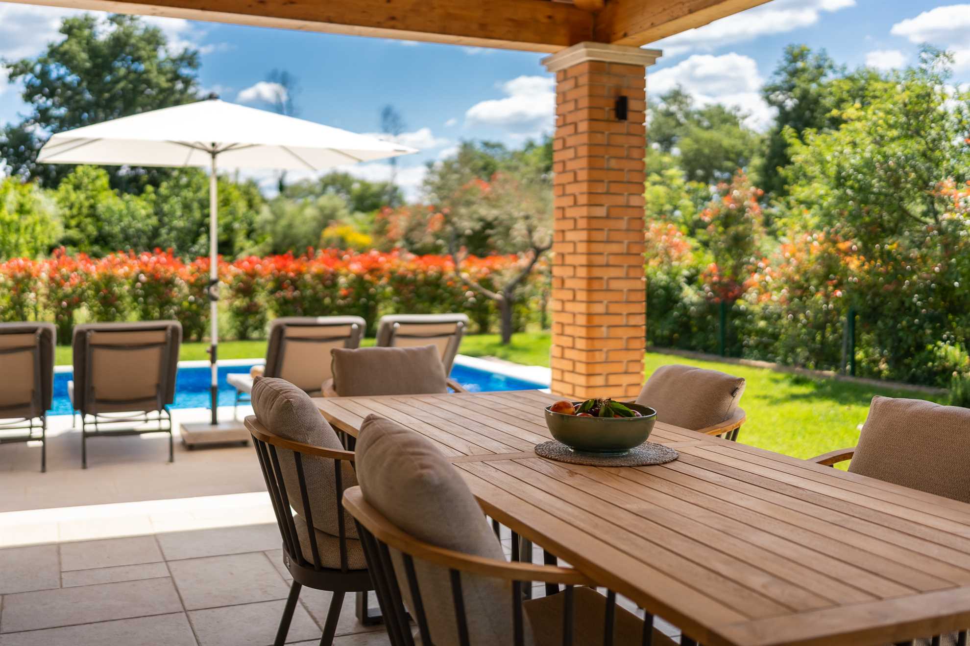 Villa Petra - Landestypischer Stil mit Pool