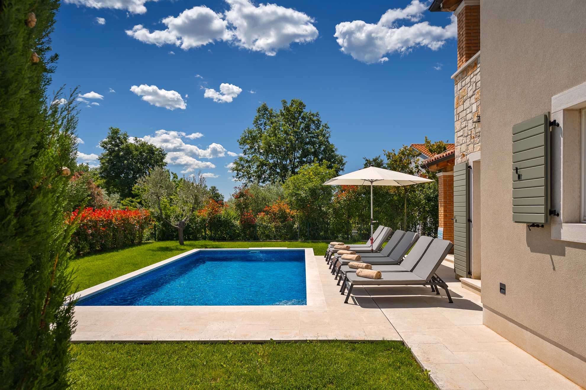 Villa Petra - Landestypischer Stil mit Pool