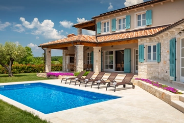 Design Villa with Panoramic Sea View in Višnjan