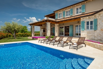 Design Villa with Panoramic Sea View in Višnjan