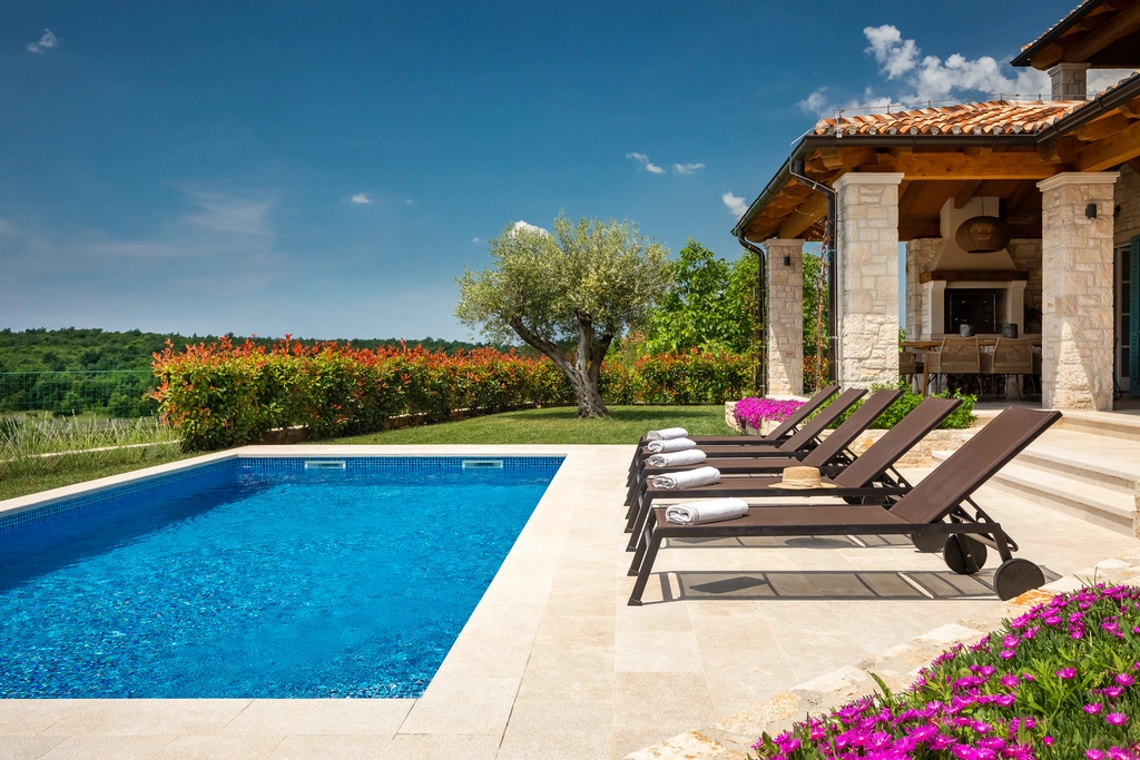 Design Villa with Panoramic Sea View in Višnjan