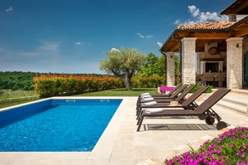 Design Villa with Panoramic Sea View in Višnjan