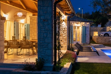 Design Villa with Panoramic Sea View in Višnjan