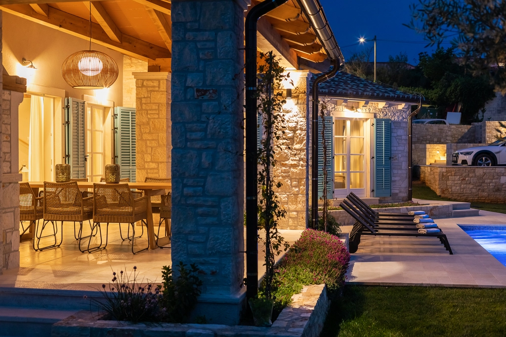 Design Villa with Panoramic Sea View in Višnjan