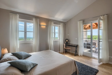 Design Villa with Panoramic Sea View in Višnjan