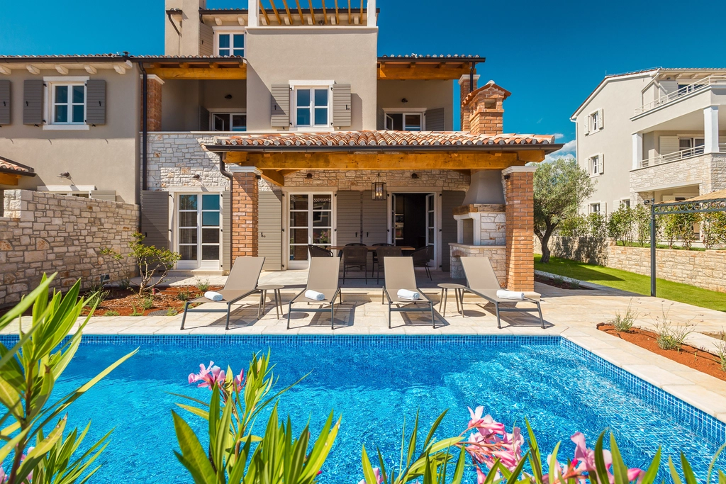 Design Villa with Private Pool in Vabriga