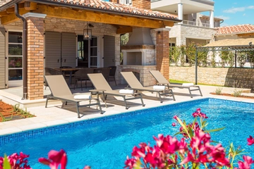 Design Villa with Private Pool in Vabriga