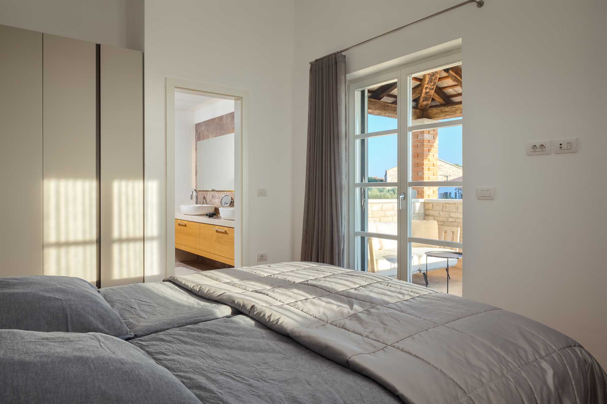 Villa Sirok – Mediterrane Wellnessvilla mit Meerblick