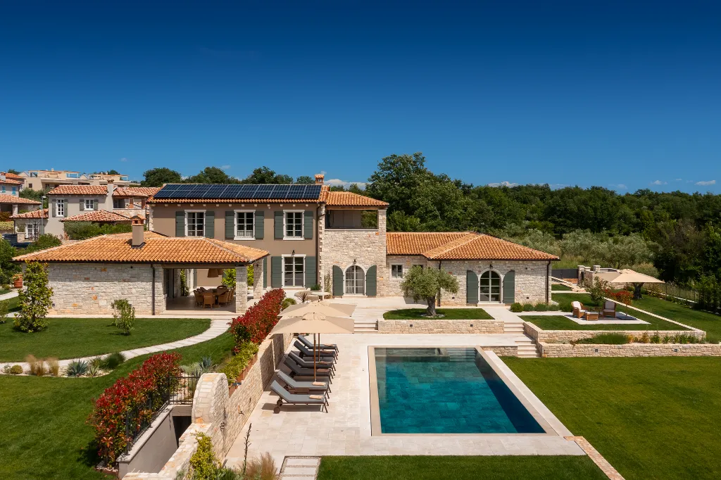 4-Bedroom Villa with Sea Views in Vabriga