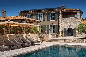 4-Bedroom Villa with Sea Views in Vabriga