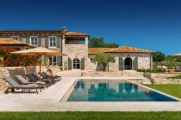 4-Bedroom Villa with Sea Views in Vabriga