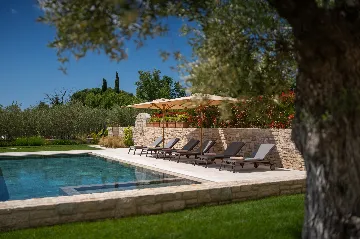 4-Bedroom Villa with Sea Views in Vabriga