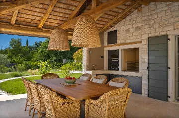 4-Bedroom Villa with Sea Views in Vabriga