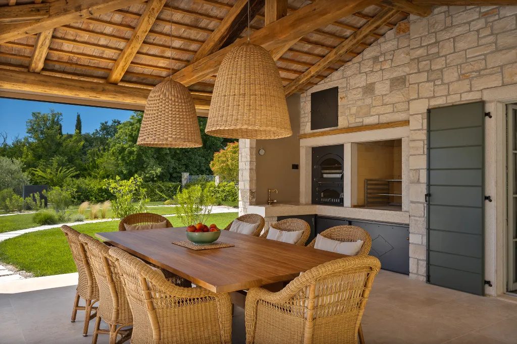4-Bedroom Villa with Sea Views in Vabriga