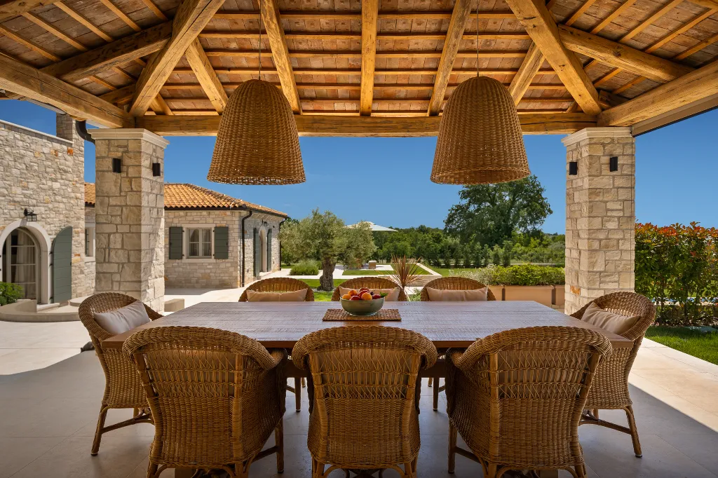 4-Bedroom Villa with Sea Views in Vabriga